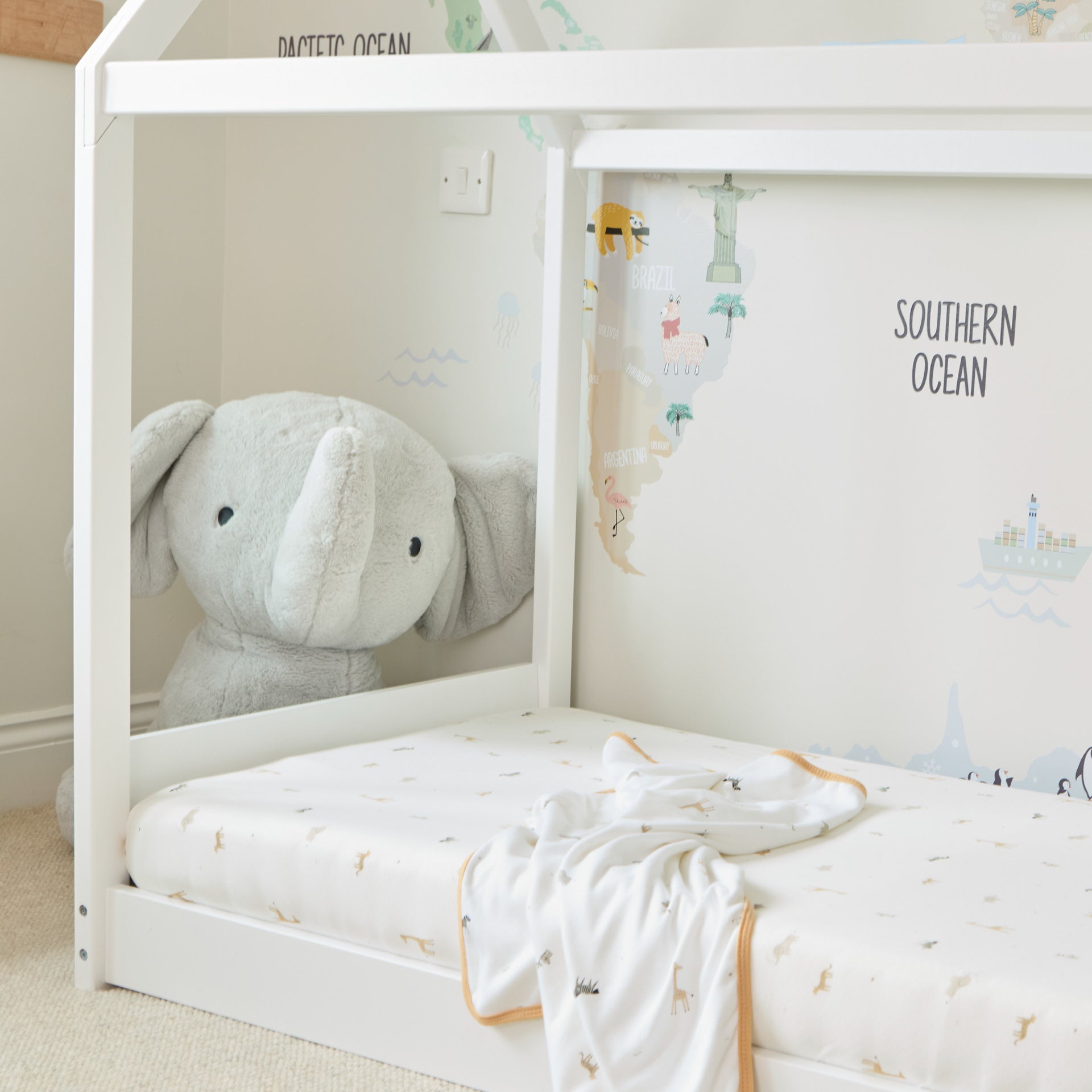 HUT Toddler Bed